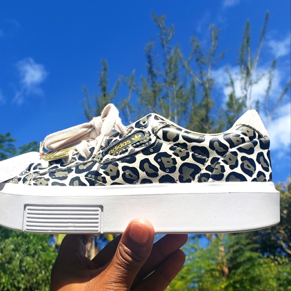 adidas SLEEK SUPER (W)